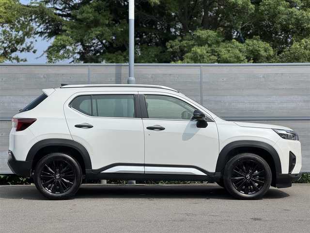 ホンダ ＷＲ－Ｖ Z+ ブラックスタイル 三重県 2025(令7)年 0.1万km未満 プラチナホワイトパール 登録未使用車/ホンダセンシング /・衝突軽減ブレーキ/・誤発進抑制機能/・後方誤発進抑制機能/・近距離衝突軽減ブレーキ/・歩行者事故低減ステアリング/・路外逸脱抑制機能/・アダプティブクルーズコントロール/・車線維持支援システム/・先行車発進お知らせ機能/・標識認識機能/・オートハイビーム/・パーキングセンサーシステム/ナビ装着用スペシャルパッケージ/・ステアリングスイッチ/　(オーディオ/ナビ/ハンズフリー/音声認識)/・リアワイドカメラ/・車載通信機/・Bluetoothユニット/パドルシフト/USBジャック(運転席)/充電用USBジャック(助手席)/純正17インチ5本マルチスポークフルブラック塗装アルミホイール/ブラックドアミラー/ブラックアウトサイドドアハンドル/シルバールーフレール/フルLEDヘッドランプ/・オートライト/LEDフロントフォグランプ/プッシュエンジンスタート/スマートキー×2