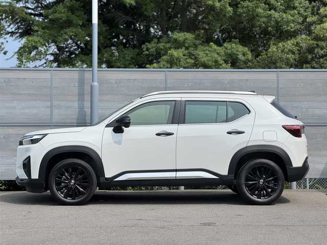 ホンダ ＷＲ－Ｖ Z+ ブラックスタイル 三重県 2025(令7)年 0.1万km未満 プラチナホワイトパール 登録未使用車/ホンダセンシング /・衝突軽減ブレーキ/・誤発進抑制機能/・後方誤発進抑制機能/・近距離衝突軽減ブレーキ/・歩行者事故低減ステアリング/・路外逸脱抑制機能/・アダプティブクルーズコントロール/・車線維持支援システム/・先行車発進お知らせ機能/・標識認識機能/・オートハイビーム/・パーキングセンサーシステム/ナビ装着用スペシャルパッケージ/・ステアリングスイッチ/　(オーディオ/ナビ/ハンズフリー/音声認識)/・リアワイドカメラ/・車載通信機/・Bluetoothユニット/パドルシフト/USBジャック(運転席)/充電用USBジャック(助手席)/純正17インチ5本マルチスポークフルブラック塗装アルミホイール/ブラックドアミラー/ブラックアウトサイドドアハンドル/シルバールーフレール/フルLEDヘッドランプ/・オートライト/LEDフロントフォグランプ/プッシュエンジンスタート/スマートキー×2