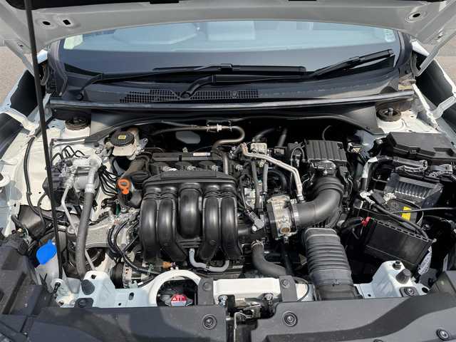 ホンダ ＷＲ－Ｖ Z+ ブラックスタイル 三重県 2025(令7)年 0.1万km未満 プラチナホワイトパール 登録未使用車/ホンダセンシング /・衝突軽減ブレーキ/・誤発進抑制機能/・後方誤発進抑制機能/・近距離衝突軽減ブレーキ/・歩行者事故低減ステアリング/・路外逸脱抑制機能/・アダプティブクルーズコントロール/・車線維持支援システム/・先行車発進お知らせ機能/・標識認識機能/・オートハイビーム/・パーキングセンサーシステム/ナビ装着用スペシャルパッケージ/・ステアリングスイッチ/　(オーディオ/ナビ/ハンズフリー/音声認識)/・リアワイドカメラ/・車載通信機/・Bluetoothユニット/パドルシフト/USBジャック(運転席)/充電用USBジャック(助手席)/純正17インチ5本マルチスポークフルブラック塗装アルミホイール/ブラックドアミラー/ブラックアウトサイドドアハンドル/シルバールーフレール/フルLEDヘッドランプ/・オートライト/LEDフロントフォグランプ/プッシュエンジンスタート/スマートキー×2