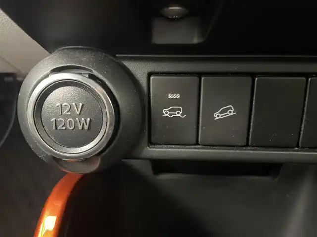 スズキ イグニス ハイブリッド MZ 埼玉県 2017(平29)年 7万km ピュアホワイトP 4WD/社外ナビ　/ CD DVD フルセグ Bluetooth/シートヒーター　/ＬＥＤヘッドライト　/クルーズコントロール　/純正アルミホイール　/パドルシフト　/オートライト　/スマートキー/オートエアコン　/プッシュスタート