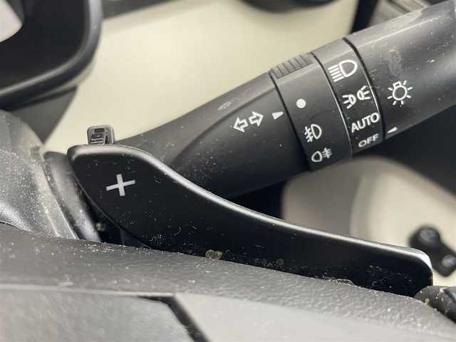 スズキ イグニス ハイブリッド MZ 道東・釧路十勝 2017(平29)年 7万km ピュアホワイトP 4WD/社外ナビ　/ CD DVD フルセグ Bluetooth/シートヒーター　/ＬＥＤヘッドライト　/クルーズコントロール　/純正アルミホイール　/パドルシフト　/オートライト　/スマートキー/オートエアコン　/プッシュスタート