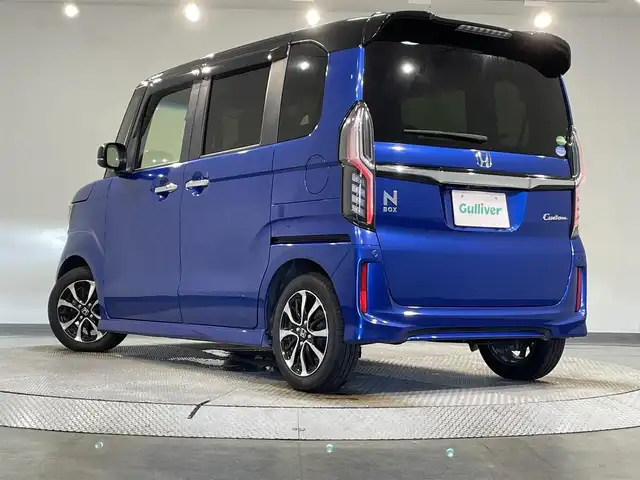 ホンダ Ｎ ＢＯＸ カスタム G L ホンダセンシング 愛知県 2020(令2)年 2.7万km ブリリアントスポーティブルーメタリック2トーン 純正ＳＤナビ　/(CD・DVD再生/FM/AM/地デジ/iPod/SD/Bluetooth)/ホンダセンシング/　　-衝突軽減ブレーキ（CMBS)/　　-レーダークルーズコントロール　/　　-先行車発進お知らせ/　　-路外逸脱抑制機能/　　-標識認識機能/　　-車線維持支援システム/　　-オートハイビーム/　　-誤発進抑制機能/ビルトインＥＴＣ　/ＬＥＤヘッドライト　/ＬＥＤフォグランプ　/パワースライドドア　/プッシュスタート　/　　-スマートキー/バックカメラ　/ドライブレコーダー　/USB接続/ISOFIX/純正フロアマット/純正14インチAW