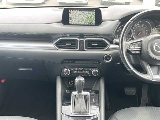 マツダ ＣＸ－５ 20S プロアクティブ 長崎県 2017(平29)年 7.2万km スノーフレイクホワイトパールマイカ 純正アルミホイール　/純正ＳＤナビ【Ｂｌｕｅｔｏｏｔｈ／ＤＶＤ／ＣＤ】　/BOSEプレミアムサウンド　/パワーシート【ドライブ席】　/シートヒーター【ドライブ席／助手席】　/ステアリングヒーター/ＭＴモード付ＡＴ/ブラインドスポットモニター/アダプティブ・クルーズ・コントロール/アイドリングストップ/パーキングアシスト/アンチロックブレーキシステム/横滑り防止装置/コーナーセンサー/盗難防止装置/バックカメラ/オートライト/ETC/USB/AUX/エンジンスタートボタン/取扱説明書/保証書/記録簿