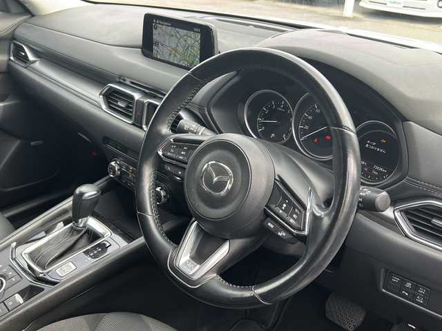マツダ ＣＸ－５ 20S プロアクティブ 長崎県 2017(平29)年 7.2万km スノーフレイクホワイトパールマイカ 純正アルミホイール　/純正ＳＤナビ【Ｂｌｕｅｔｏｏｔｈ／ＤＶＤ／ＣＤ】　/BOSEプレミアムサウンド　/パワーシート【ドライブ席】　/シートヒーター【ドライブ席／助手席】　/ステアリングヒーター/ＭＴモード付ＡＴ/ブラインドスポットモニター/アダプティブ・クルーズ・コントロール/アイドリングストップ/パーキングアシスト/アンチロックブレーキシステム/横滑り防止装置/コーナーセンサー/盗難防止装置/バックカメラ/オートライト/ETC/USB/AUX/エンジンスタートボタン/取扱説明書/保証書/記録簿