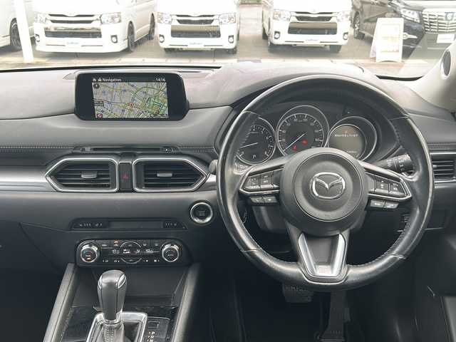 マツダ ＣＸ－５ 20S プロアクティブ 長崎県 2017(平29)年 7.2万km スノーフレイクホワイトパールマイカ 純正アルミホイール　/純正ＳＤナビ【Ｂｌｕｅｔｏｏｔｈ／ＤＶＤ／ＣＤ】　/BOSEプレミアムサウンド　/パワーシート【ドライブ席】　/シートヒーター【ドライブ席／助手席】　/ステアリングヒーター/ＭＴモード付ＡＴ/ブラインドスポットモニター/アダプティブ・クルーズ・コントロール/アイドリングストップ/パーキングアシスト/アンチロックブレーキシステム/横滑り防止装置/コーナーセンサー/盗難防止装置/バックカメラ/オートライト/ETC/USB/AUX/エンジンスタートボタン/取扱説明書/保証書/記録簿