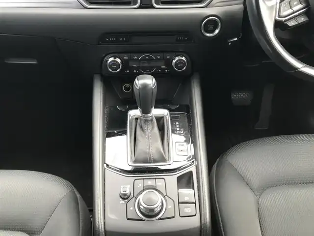 マツダ ＣＸ－５ 20S プロアクティブ 長崎県 2017(平29)年 7.2万km スノーフレイクホワイトパールマイカ 純正アルミホイール　/純正ＳＤナビ【Ｂｌｕｅｔｏｏｔｈ／ＤＶＤ／ＣＤ】　/BOSEプレミアムサウンド　/パワーシート【ドライブ席】　/シートヒーター【ドライブ席／助手席】　/ステアリングヒーター/ＭＴモード付ＡＴ/ブラインドスポットモニター/アダプティブ・クルーズ・コントロール/アイドリングストップ/パーキングアシスト/アンチロックブレーキシステム/横滑り防止装置/コーナーセンサー/盗難防止装置/バックカメラ/オートライト/ETC/USB/AUX/エンジンスタートボタン/取扱説明書/保証書/記録簿
