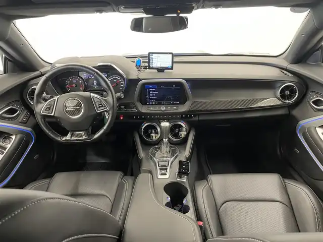 シボレー カマロ LT RS 岡山県 2019(令1)年 1.8万km 青Ｍ 社外トラック用ナビ/社外フロントコーナーセンサ/クルーズコントロール/Applecarplay/Androidauto/レザーシート/シートヒータ/シートクーラ/ドラレコ/PWシート/Bカメラ/アンビエントライト/HUD