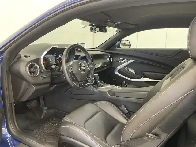 シボレー カマロ LT RS 岡山県 2019(令1)年 1.8万km 青Ｍ 社外トラック用ナビ/社外フロントコーナーセンサ/クルーズコントロール/Applecarplay/Androidauto/レザーシート/シートヒータ/シートクーラ/ドラレコ/PWシート/Bカメラ/アンビエントライト/HUD