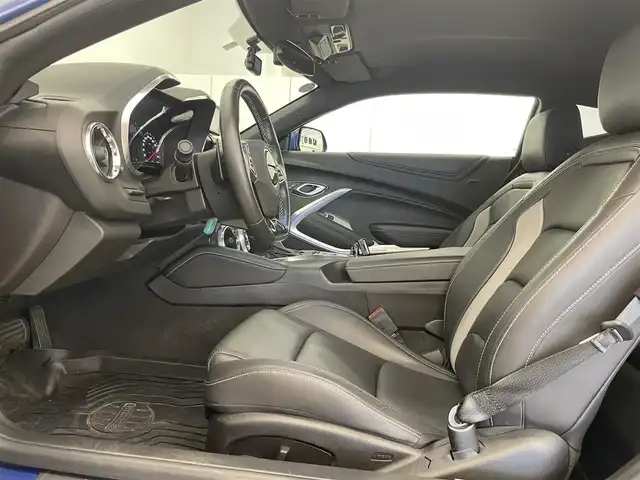 シボレー カマロ LT RS 岡山県 2019(令1)年 1.8万km 青Ｍ 社外トラック用ナビ/社外フロントコーナーセンサ/クルーズコントロール/Applecarplay/Androidauto/レザーシート/シートヒータ/シートクーラ/ドラレコ/PWシート/Bカメラ/アンビエントライト/HUD