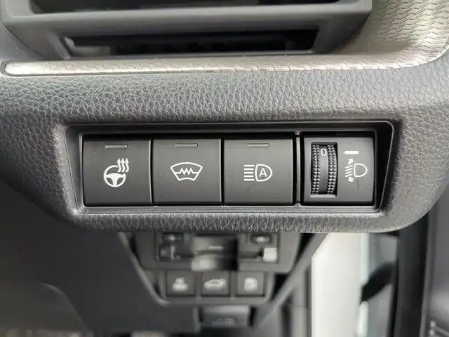 トヨタ プリウス Z 鳥取県 2023(令5)年 0.4万km プラチナホワイトパールマイカ ４・W・D/純正12.3インチDPオーディオ/フルセグ/BT/Mira/パノラミックビューモニター/デジタルミラー・ETC2.0/トヨタチームメイト/トヨタセーフティセンス/ブラインドスポットモニター/パーキングアシスト/合皮レザーシート/前席シートヒーター/エアシート/運転席パワーシート/メモリ機能付き/パワーバックドア/タイプC接続・ワイヤレス充電/LEDヘットライト/純正19インチアルミホイール/プッシュエンジンスタート/フロアマット