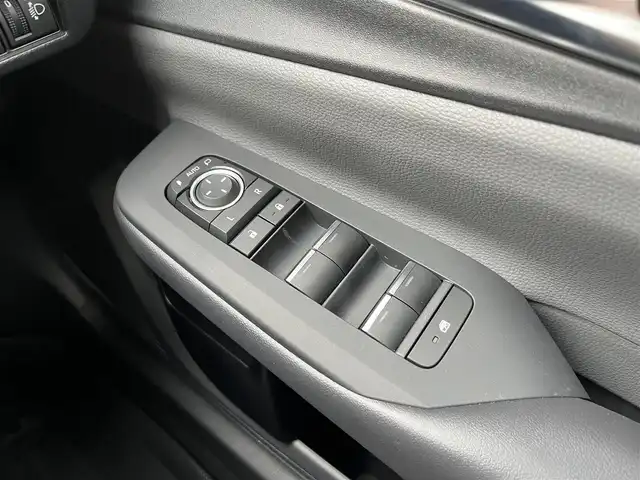 トヨタ プリウス Z 鳥取県 2023(令5)年 0.4万km プラチナホワイトパールマイカ ４・W・D/純正12.3インチDPオーディオ/フルセグ/BT/Mira/パノラミックビューモニター/デジタルミラー・ETC2.0/トヨタチームメイト/トヨタセーフティセンス/ブラインドスポットモニター/パーキングアシスト/合皮レザーシート/前席シートヒーター/エアシート/運転席パワーシート/メモリ機能付き/パワーバックドア/タイプC接続・ワイヤレス充電/LEDヘットライト/純正19インチアルミホイール/プッシュエンジンスタート/フロアマット