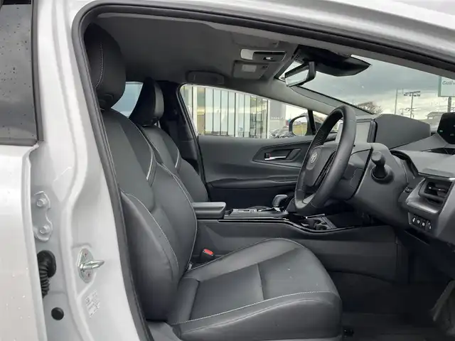 トヨタ プリウス Z 鳥取県 2023(令5)年 0.4万km プラチナホワイトパールマイカ ４・W・D/純正12.3インチDPオーディオ/フルセグ/BT/Mira/パノラミックビューモニター/デジタルミラー・ETC2.0/トヨタチームメイト/トヨタセーフティセンス/ブラインドスポットモニター/パーキングアシスト/合皮レザーシート/前席シートヒーター/エアシート/運転席パワーシート/メモリ機能付き/パワーバックドア/タイプC接続・ワイヤレス充電/LEDヘットライト/純正19インチアルミホイール/プッシュエンジンスタート/フロアマット