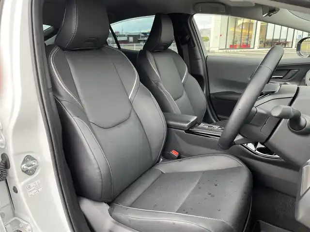 トヨタ プリウス Z 鳥取県 2023(令5)年 0.4万km プラチナホワイトパールマイカ ４・W・D/純正12.3インチDPオーディオ/フルセグ/BT/Mira/パノラミックビューモニター/デジタルミラー・ETC2.0/トヨタチームメイト/トヨタセーフティセンス/ブラインドスポットモニター/パーキングアシスト/合皮レザーシート/前席シートヒーター/エアシート/運転席パワーシート/メモリ機能付き/パワーバックドア/タイプC接続・ワイヤレス充電/LEDヘットライト/純正19インチアルミホイール/プッシュエンジンスタート/フロアマット