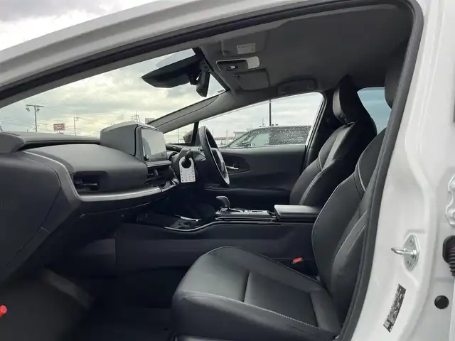 トヨタ プリウス Z 鳥取県 2023(令5)年 0.4万km プラチナホワイトパールマイカ ４・W・D/純正12.3インチDPオーディオ/フルセグ/BT/Mira/パノラミックビューモニター/デジタルミラー・ETC2.0/トヨタチームメイト/トヨタセーフティセンス/ブラインドスポットモニター/パーキングアシスト/合皮レザーシート/前席シートヒーター/エアシート/運転席パワーシート/メモリ機能付き/パワーバックドア/タイプC接続・ワイヤレス充電/LEDヘットライト/純正19インチアルミホイール/プッシュエンジンスタート/フロアマット
