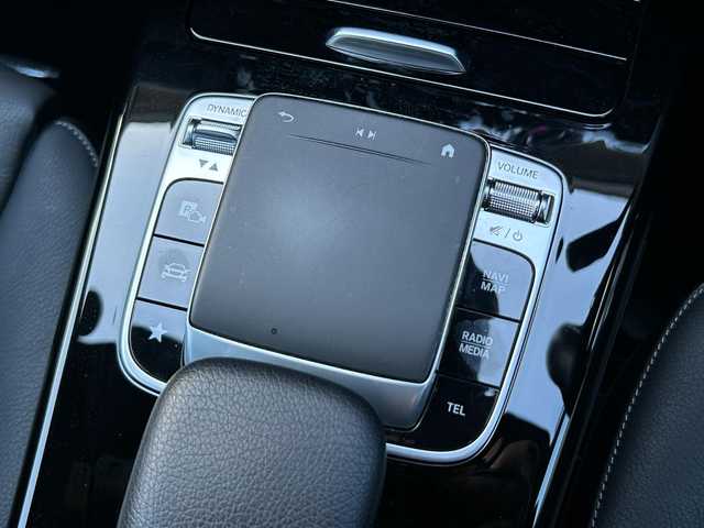 メルセデス・ベンツ ＣＬＡ２００ｄ AMGライン 茨城県 2019(令1)年 4.5万km デジタルホワイト パノラマSR /AMGレザ-EXCP/・本革ツートン/・アルミニウムインテリアトリム/アドバンスドパッケージ/・360°カメラ /・HUD /・アドバンスドサウンドシステム /アンビエントライト /RSP /ACC /LKA /BSA /PRE-SAFEプラス/アクティブステアリングアシスト/マルチビ-ムLED /ナビ /TV /CarPlay /ETC2.0/禁煙車