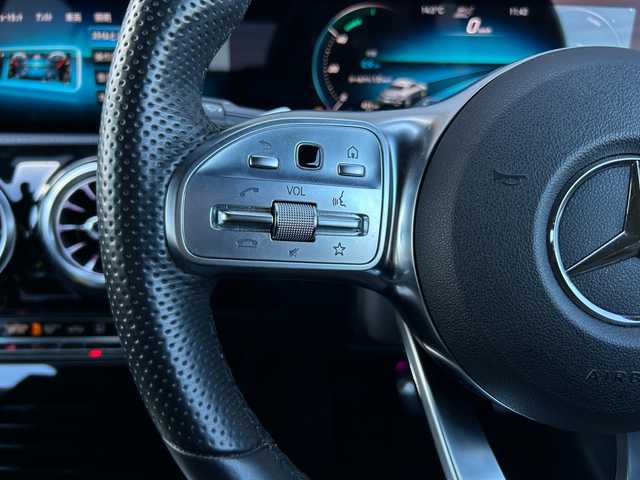 メルセデス・ベンツ ＣＬＡ２００ｄ AMGライン 茨城県 2019(令1)年 4.5万km デジタルホワイト パノラマSR /AMGレザ-EXCP/・本革ツートン/・アルミニウムインテリアトリム/アドバンスドパッケージ/・360°カメラ /・HUD /・アドバンスドサウンドシステム /アンビエントライト /RSP /ACC /LKA /BSA /PRE-SAFEプラス/アクティブステアリングアシスト/マルチビ-ムLED /ナビ /TV /CarPlay /ETC2.0/禁煙車
