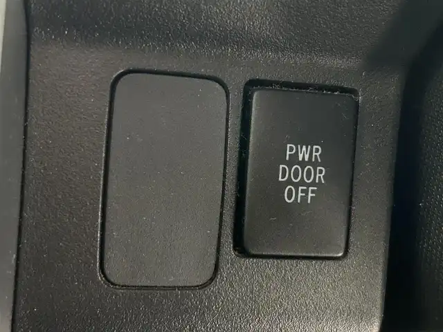 ダイハツ ウェイク L 沖縄県 2015(平27)年 4.5万km フェスタイエロー (株)IDOMが運営する【じしゃロンコザ店】の自社ローン対象車両になります。こちらは現金ご利用時の価格です。自社ローンご希望の方は別途その旨お申付け下さい。/・プッシュスタート /・ワンセグ /・片側パワースライドドア /・アイドリングストップ　/・横滑り防止装置　/・ベンチシート　/・純正フロアマット　/・スマートキー　/・取扱説明書　/・パワーステアリング　/・オートライト