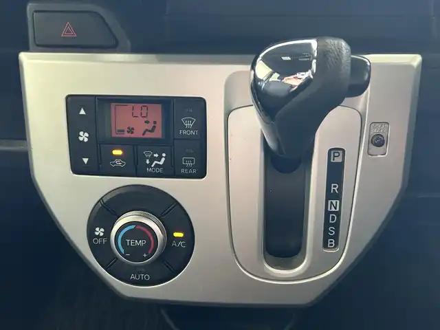 ダイハツ ウェイク L 沖縄県 2015(平27)年 4.5万km フェスタイエロー (株)IDOMが運営する【じしゃロンコザ店】の自社ローン対象車両になります。こちらは現金ご利用時の価格です。自社ローンご希望の方は別途その旨お申付け下さい。/・プッシュスタート /・ワンセグ /・片側パワースライドドア /・アイドリングストップ　/・横滑り防止装置　/・ベンチシート　/・純正フロアマット　/・スマートキー　/・取扱説明書　/・パワーステアリング　/・オートライト