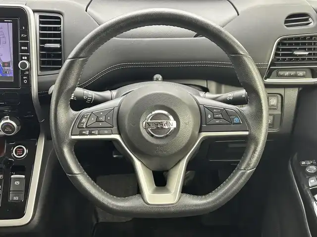 日産 セレナ ハイウェイスター G プロパイロットED 熊本県 2016(平28)年 6.1万km マルーンレッド 2トーン 純正9インチナビ(MM516D-L)/AM/FM/CD/DVD/BT/フルセグ/バックカメラ/純正フリップダウンモニター/ドライブレコーダー前方/ビルトインETC/両側パワースライドドア/ハンズフリーオートスライドドア/プロパイロット/エマージェンシーブレーキ/車線逸脱警報/車線逸脱防止支援システム/踏み間違い衝突防止アシスト/ふらつき警報/進入禁止標識検知/電動パーキングブレーキ/オートブレーキホールド/アイドリングストップ/LEDヘッドライト/フォグライト/スマートキー/プッシュスタート