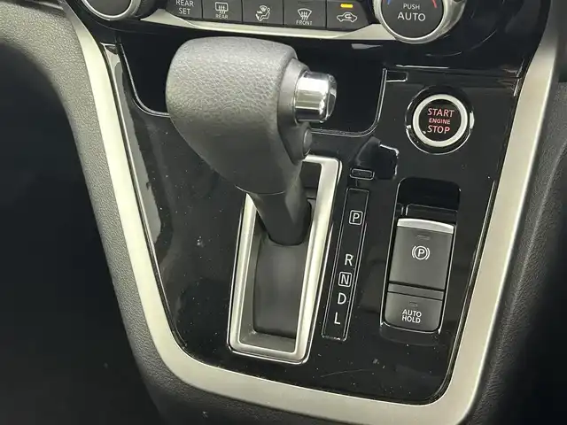 日産 セレナ ハイウェイスター G プロパイロットED 熊本県 2016(平28)年 6.1万km マルーンレッド 2トーン 純正9インチナビ(MM516D-L)/AM/FM/CD/DVD/BT/フルセグ/バックカメラ/純正フリップダウンモニター/ドライブレコーダー前方/ビルトインETC/両側パワースライドドア/ハンズフリーオートスライドドア/プロパイロット/エマージェンシーブレーキ/車線逸脱警報/車線逸脱防止支援システム/踏み間違い衝突防止アシスト/ふらつき警報/進入禁止標識検知/電動パーキングブレーキ/オートブレーキホールド/アイドリングストップ/LEDヘッドライト/フォグライト/スマートキー/プッシュスタート