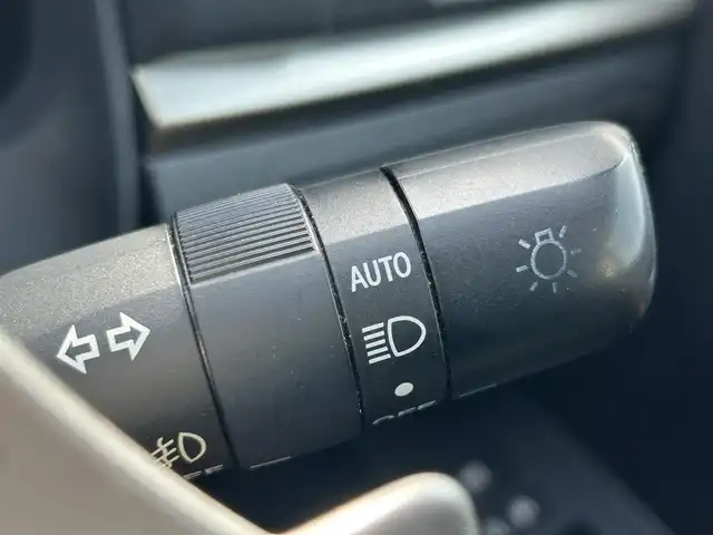 レクサス ＣＴ 200h バージョンC 和歌山県 2014(平26)年 8.6万km レッドマイカクリスタルシャイン 純正ナビ/Bluetooth/バックカメラ/フルセグTV/DISC再生可/クルーズコントロール/パドルシフト/レザーシート/ステアリングスイッチ/前席シートヒーター/コーナーセンサー/革巻きステアリング/D席メモリーシート/LEDライト/フォグランプ/革巻きステアリング/純正フロアマット/サイドバイザー/ETC/純正16インチアルミホイール