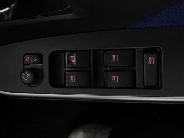 トヨタ タンク カスタムG－T 新潟県 2018(平30)年 2.1万km ブラックマイカ/マゼンダベリーメタリック 純正ナビ/　　フルセグ/CD/DVD/BT/バックカメラ/両側パワースライドドア/クルーズコントロール/LEDオートライト/Fフォグ/純正15インチアルミホイール/ステアリングスイッチ/コーナーセンサー/スマートキー/ETC