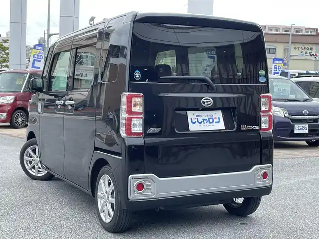 ダイハツ ウェイク X SA 沖縄県 2015(平27)年 6.6万km ブラックマイカメタリック (株)IDOMが運営する【じしゃロンコザ店】の自社ローン専用車両になりますこちらは現金またはオートローンご利用時の価格です。自社ローンご希望の方は別途その旨お申付け下さい/・純正ナビ/・フルセグTV/・DVD再生/・バックカメラ/・片側パワースライドドア/・スマートキー/・プッシュスタート/・ETC/・LEDヘッドライト/・純正アルミホイール/・オートライト