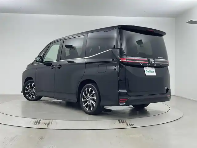 トヨタ ヴォクシー ハイブリッド S－Z 埼玉県 2025(令7)年 0.1万km未満 アティチュードブラックマイカ トヨタセーフティセンス/トヨタチームメイト/快適利便パッケージ/ユニバーサルステップ/純正10.5インチナビ/CDチェンジャーBluetooth/フルセグ/クルーズコントロール/両側パワースライドドア/パノラミックビューモニター/ビルトインETC2.0/ハーフレザーシート/シートヒーター/プッシュスタート/スマートキー