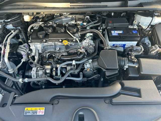 トヨタ カローラ ダブルバイビー 千葉県 2022(令4)年 2.5万km プラチナホワイトパールマイカ 純正ディスプレイオーディオプラス/フルセグTV/Bluetooth/USB接続/Miracast/バックカメラ/ビルトインETC2.0/トヨタセーフティセンス/レーンディパーチャーアラート/プリクラッシュセーフティ/プロアクティブドライビングアシスト/パーキングサポートブレーキ/ロードサインアシスト/オートブレーキホールド/オートハイビーム/ハーフレザーシート/ISOFIX/電動格納ウィンカーミラー/カーテンエアバック/純正17インチアルミホイール/社外フロアマット