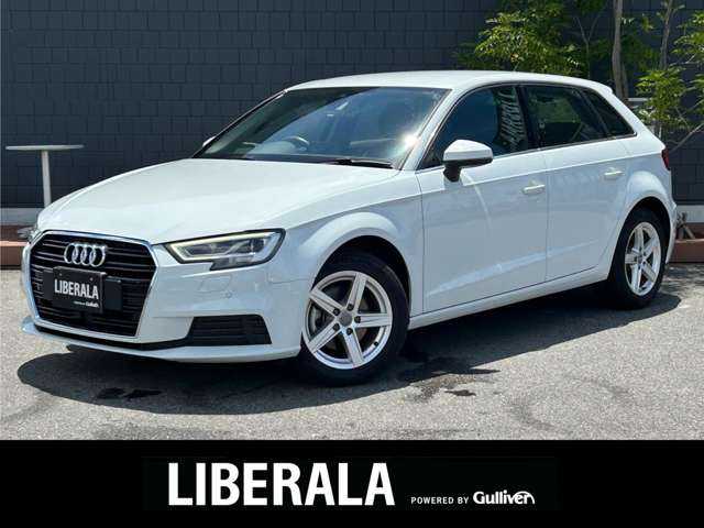 アウディ Ａ３ スポーツバック30TFSI 滋賀県 2020(令2)年 2.4万km グレイシアホワイトメタリック バーチャルコックピット/MMIナビ(CD/DVD/Bluetooth/USB)/Audiサイドアシスト/アダプティブクルーズコントロール/アクティブレーンアシスト/Audiプレセンス/バックカメラ/パーキングエイド/アドバンストキー/純正フロアマット/純正16インチアルミホイール