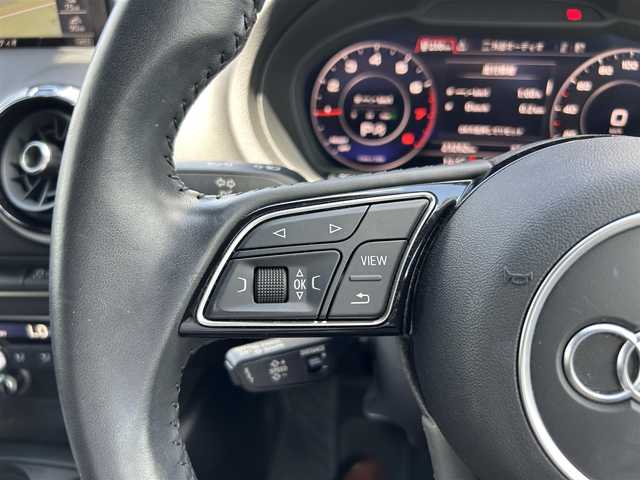 アウディ Ａ３ スポーツバック30TFSI 滋賀県 2020(令2)年 2.4万km グレイシアホワイトメタリック バーチャルコックピット/MMIナビ(CD/DVD/Bluetooth/USB)/Audiサイドアシスト/アダプティブクルーズコントロール/アクティブレーンアシスト/Audiプレセンス/バックカメラ/パーキングエイド/アドバンストキー/純正フロアマット/純正16インチアルミホイール