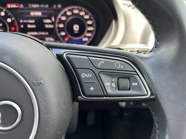 アウディ Ａ３ スポーツバック30TFSI 滋賀県 2020(令2)年 2.4万km グレイシアホワイトメタリック バーチャルコックピット/MMIナビ(CD/DVD/Bluetooth/USB)/Audiサイドアシスト/アダプティブクルーズコントロール/アクティブレーンアシスト/Audiプレセンス/バックカメラ/パーキングエイド/アドバンストキー/純正フロアマット/純正16インチアルミホイール
