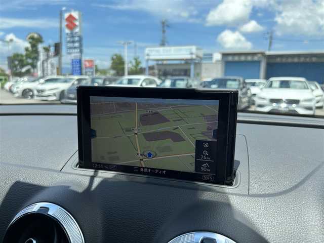 アウディ Ａ３ スポーツバック30TFSI 滋賀県 2020(令2)年 2.4万km グレイシアホワイトメタリック バーチャルコックピット/MMIナビ(CD/DVD/Bluetooth/USB)/Audiサイドアシスト/アダプティブクルーズコントロール/アクティブレーンアシスト/Audiプレセンス/バックカメラ/パーキングエイド/アドバンストキー/純正フロアマット/純正16インチアルミホイール