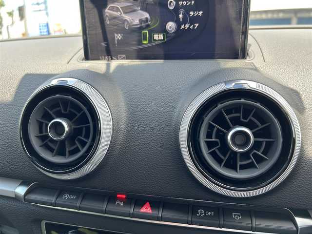 アウディ Ａ３ スポーツバック30TFSI 滋賀県 2020(令2)年 2.4万km グレイシアホワイトメタリック バーチャルコックピット/MMIナビ(CD/DVD/Bluetooth/USB)/Audiサイドアシスト/アダプティブクルーズコントロール/アクティブレーンアシスト/Audiプレセンス/バックカメラ/パーキングエイド/アドバンストキー/純正フロアマット/純正16インチアルミホイール