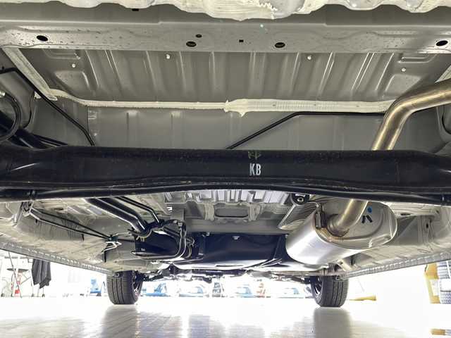 ホンダ Ｎ ＢＯＸ 岐阜県 2025(令7)年 0.3万km プラチナホワイトパール 純正8インチホンダコネクティッドナビ【VXM-245ZFEi】/リアワイドカメラ/オーディオリモートコントロールスイッチ/ハンズフリーテレホンスイッチ/音声認識スイッチ /専用ワイヤーハーネス/ホンダセンシング/衝突軽減ブレーキ（CMBS）/先行車発進お知らせ機能/歩行者事故低減ステアリング/路外逸脱抑制機能/標識認識機能/渋滞追従機能付アダプティブクルーズコントロール（ACC）/車線維持支援システム（LKAS）/誤発進抑制機能/後方誤発進抑制機能/近距離衝突軽減ブレーキ/急アクセル抑制機能/パーキングセンサーシステム/オートライト/オートハイビーム/ヘッドライトレベライザー/LEDヘッドライト/シートヒーター(D席/N席)/ビルトインETC/片側パワースライドドア/スマートキー/プッシュスタート/スペアキー