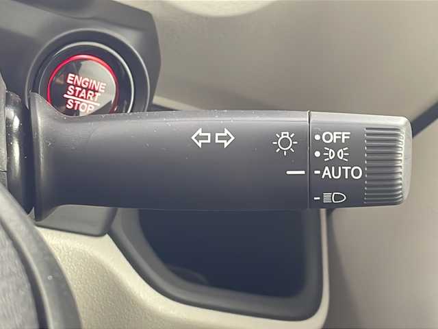 ホンダ Ｎ ＢＯＸ 岐阜県 2025(令7)年 0.3万km プラチナホワイトパール 純正8インチホンダコネクティッドナビ【VXM-245ZFEi】/リアワイドカメラ/オーディオリモートコントロールスイッチ/ハンズフリーテレホンスイッチ/音声認識スイッチ /専用ワイヤーハーネス/ホンダセンシング/衝突軽減ブレーキ（CMBS）/先行車発進お知らせ機能/歩行者事故低減ステアリング/路外逸脱抑制機能/標識認識機能/渋滞追従機能付アダプティブクルーズコントロール（ACC）/車線維持支援システム（LKAS）/誤発進抑制機能/後方誤発進抑制機能/近距離衝突軽減ブレーキ/急アクセル抑制機能/パーキングセンサーシステム/オートライト/オートハイビーム/ヘッドライトレベライザー/LEDヘッドライト/シートヒーター(D席/N席)/ビルトインETC/片側パワースライドドア/スマートキー/プッシュスタート/スペアキー