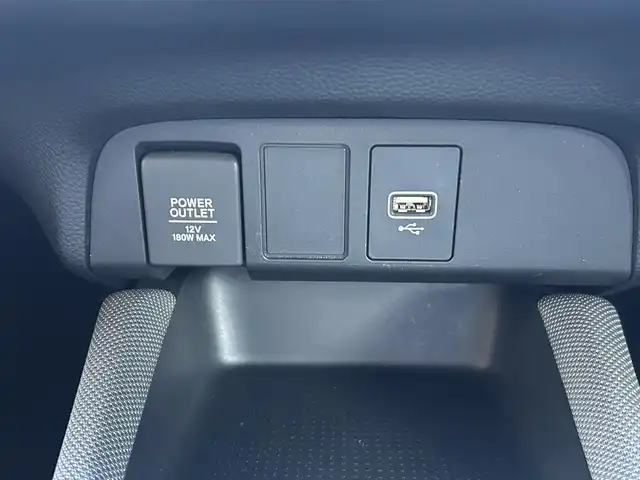 ホンダ フィット e:HEVネス 兵庫県 2020(令2)年 4.5万km クリスタルブラックパール ワンオーナー/ホンダコネクト9インチメモリーナビ/CD/DVD/SD/BT/USB/フルセグTV/バックカメラ/ホンダセンシング/クルーズコントロール/レーンキープアシスト/クリアランスソナー/ビルトインETC 2.0/前後ドライブレコーダー/オートライト/LEDヘッドライト/フォグライト/ドアバイザー/フロアマット【無限MUGEN】