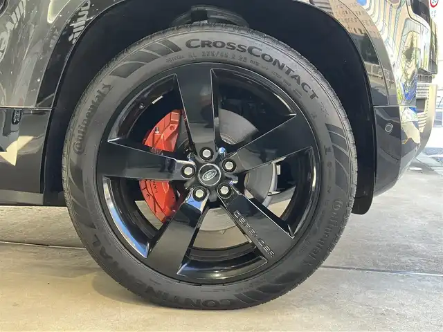 ランドローバー ランドローバー ディフェンダー 110X 東京都 2024(令6)年 0.6万km グレーⅡ ワンオーナー/・オプション品/22インチフルサイズスペアホイール/カルパチアングレイ/コールドクライメートパック/3ゾーンクライメートコントロール/エアクオリティセンサー/コンフォート&コンビニエンスパック/空気洗浄システムプラス/22インチスタイル5098/グロスブラックシグネチャーグラフィック/純正ナビゲーション/パノラミックルーフ/茶レザーシート /エアサスペンション/全方位モニター/ヘッドアップディスプレイ/MERIDIAN/電動シート・シートヒーター・クーラー/ドライブレコーダー前後/ETC/LEDヘッドライト/純正ブラックルーフレール/スマートキー/デジタルインナーミラー/USB/置くだけ充電/AC110V/メーカー保証書/取扱説明書/走行5780km/車検R9年4月