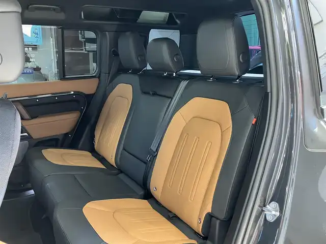 ランドローバー ランドローバー ディフェンダー 110X 東京都 2024(令6)年 0.6万km グレーⅡ ワンオーナー/・オプション品/22インチフルサイズスペアホイール/カルパチアングレイ/コールドクライメートパック/3ゾーンクライメートコントロール/エアクオリティセンサー/コンフォート&コンビニエンスパック/空気洗浄システムプラス/22インチスタイル5098/グロスブラックシグネチャーグラフィック/純正ナビゲーション/パノラミックルーフ/茶レザーシート /エアサスペンション/全方位モニター/ヘッドアップディスプレイ/MERIDIAN/電動シート・シートヒーター・クーラー/ドライブレコーダー前後/ETC/LEDヘッドライト/純正ブラックルーフレール/スマートキー/デジタルインナーミラー/USB/置くだけ充電/AC110V/メーカー保証書/取扱説明書/走行5780km/車検R9年4月