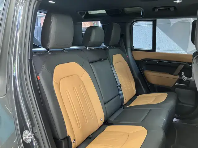 ランドローバー ランドローバー ディフェンダー 110X 東京都 2024(令6)年 0.6万km グレーⅡ ワンオーナー/・オプション品/22インチフルサイズスペアホイール/カルパチアングレイ/コールドクライメートパック/3ゾーンクライメートコントロール/エアクオリティセンサー/コンフォート&コンビニエンスパック/空気洗浄システムプラス/22インチスタイル5098/グロスブラックシグネチャーグラフィック/純正ナビゲーション/パノラミックルーフ/茶レザーシート /エアサスペンション/全方位モニター/ヘッドアップディスプレイ/MERIDIAN/電動シート・シートヒーター・クーラー/ドライブレコーダー前後/ETC/LEDヘッドライト/純正ブラックルーフレール/スマートキー/デジタルインナーミラー/USB/置くだけ充電/AC110V/メーカー保証書/取扱説明書/走行5780km/車検R9年4月