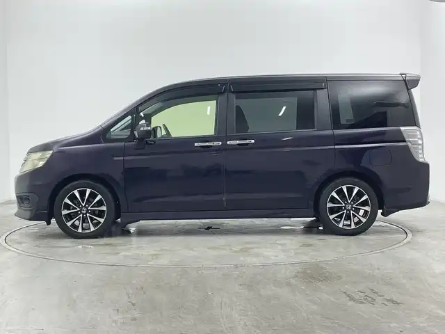 ホンダ ステップワゴン スパーダ Z クールスピリット 群馬県 2014(平26)年 8.4万km プレミアムコスミックバイオレットパール 純正９型ナビ　純正９型後席モニター　バックカメラ　クルーズコントロール　両側パワースライドドア　ＨＩＤヘッドライト　オートライト　ステアリングスイッチ　純正アルミホイール１７インチ　ＥＴＣ　禁煙車