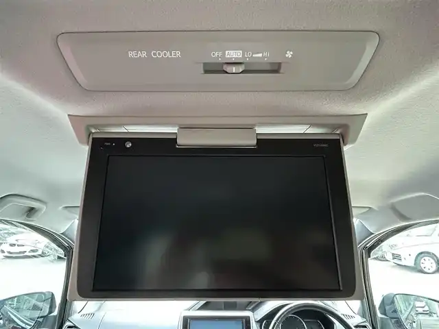 トヨタ ヴォクシー ZS 煌Ⅱ 埼玉県 2017(平29)年 8.2万km ブラック 純正１０．５インチナビ（Ｂｌｕｅｔｏｏｔｈ、ＣＤ、ＤＶＤ、フルセグＴＶ）/バックカメラ/ＥＴＣ２．０/両側パワスラ/後席モニター/純正アルミ/ＬＥＤヘッド/ワンオーナー/プッシュスタート/スマートキー/保証書/ナビ取扱説明書/取扱説明書/アイドリングストップ/ダブルオートエアコン/三列シート/ウォークスルー/純正フロアマット/オートライト/レーンキープアシスト/横滑り防止装置/ダブルエアバッグ/衝突被害軽減システム