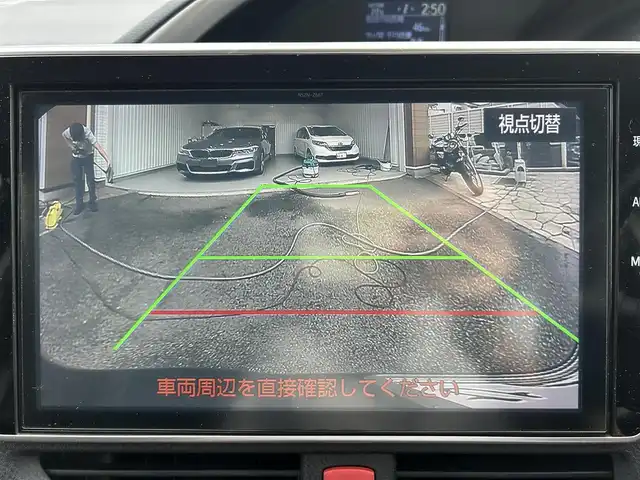 トヨタ ヴォクシー ZS 煌Ⅱ 埼玉県 2017(平29)年 8.2万km ブラック 純正１０．５インチナビ（Ｂｌｕｅｔｏｏｔｈ、ＣＤ、ＤＶＤ、フルセグＴＶ）/バックカメラ/ＥＴＣ２．０/両側パワスラ/後席モニター/純正アルミ/ＬＥＤヘッド/ワンオーナー/プッシュスタート/スマートキー/保証書/ナビ取扱説明書/取扱説明書/アイドリングストップ/ダブルオートエアコン/三列シート/ウォークスルー/純正フロアマット/オートライト/レーンキープアシスト/横滑り防止装置/ダブルエアバッグ/衝突被害軽減システム