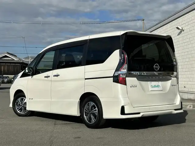 日産 セレナ e－パワー ハイウェイスター 兵庫県 2020(令2)年 4.7万km ブリリアントホワイトパール プロパイロット　/純正９インチナビ　/アラウンドビューモニター　/クリアランスソナー　/ドアバイザー　/ハンズフリーオートスライドドア　/USB /Bluetooth　/HDMI　/LEDヘッドライト　/フォグランプ/両側パワースライドドア/純正アルミホイル