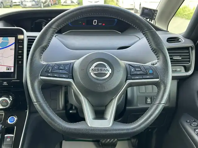 日産 セレナ e－パワー ハイウェイスター 兵庫県 2020(令2)年 4.7万km ブリリアントホワイトパール プロパイロット　/純正９インチナビ　/アラウンドビューモニター　/クリアランスソナー　/ドアバイザー　/ハンズフリーオートスライドドア　/USB /Bluetooth　/HDMI　/LEDヘッドライト　/フォグランプ/両側パワースライドドア/純正アルミホイル