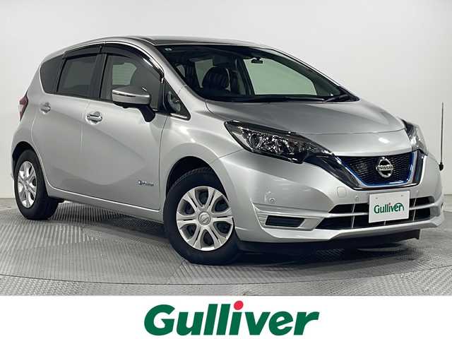 日産 ノート e－パワー X 広島県 2017(平29)年 1.3万km ブリリアントシルバー 純正ナビ　/アラウンドビューモニター　/デジタルインナーミラー　/フルセグ　/コーナーセンサー　/レーンキープアシスト　/衝突軽減ブレーキ　/オートライト　/ＥＴＣ　/ドライブレコーダー　/スマートキー　/純正フロアマット/純正14インチアルミキャップ（185/70/R14)/エアバック（運転席/助手席）
