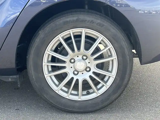 トヨタ アクア G 秋田県 2015(平27)年 5.7万km ダークバイオレットマイカメタリック 純正SDナビ（DVD/CD再生可能）/フルセグ/バックカメラ/アイドリングストップ/プッシュスタート/クルーズコントロール追従走行なし/車両接近通報装置/ステアリングスイッチ/前席シートヒーター/ビルトインETC/社外15インチアルミ（夏タイヤ装着）/スマートキー/純正フロアマット/社外ドアバイザー/オートライト/オートエアコン/パワーステアリング/パワーウィンドウ/ヘッドライトレベライザー/横滑り防止/寒冷地仕様/電動格納ウィンカーミラー/保証書/取扱説明書/記録簿/スペアキー×１