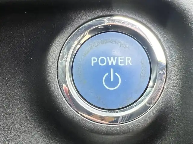 トヨタ アクア G 秋田県 2015(平27)年 5.7万km ダークバイオレットマイカメタリック 純正SDナビ（DVD/CD再生可能）/フルセグ/バックカメラ/アイドリングストップ/プッシュスタート/クルーズコントロール追従走行なし/車両接近通報装置/ステアリングスイッチ/前席シートヒーター/ビルトインETC/社外15インチアルミ（夏タイヤ装着）/スマートキー/純正フロアマット/社外ドアバイザー/オートライト/オートエアコン/パワーステアリング/パワーウィンドウ/ヘッドライトレベライザー/横滑り防止/寒冷地仕様/電動格納ウィンカーミラー/保証書/取扱説明書/記録簿/スペアキー×１