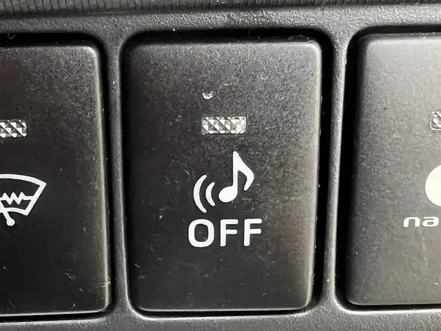 トヨタ アクア G 秋田県 2015(平27)年 5.7万km ダークバイオレットマイカメタリック 純正SDナビ（DVD/CD再生可能）/フルセグ/バックカメラ/アイドリングストップ/プッシュスタート/クルーズコントロール追従走行なし/車両接近通報装置/ステアリングスイッチ/前席シートヒーター/ビルトインETC/社外15インチアルミ（夏タイヤ装着）/スマートキー/純正フロアマット/社外ドアバイザー/オートライト/オートエアコン/パワーステアリング/パワーウィンドウ/ヘッドライトレベライザー/横滑り防止/寒冷地仕様/電動格納ウィンカーミラー/保証書/取扱説明書/記録簿/スペアキー×１