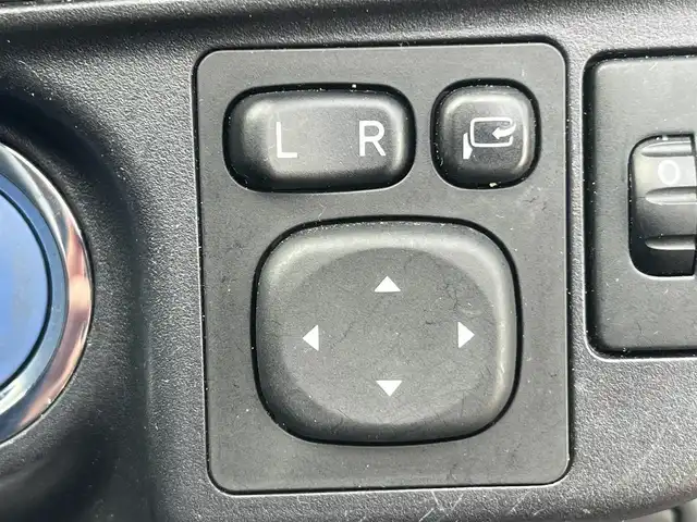 トヨタ アクア G 秋田県 2015(平27)年 5.7万km ダークバイオレットマイカメタリック 純正SDナビ（DVD/CD再生可能）/フルセグ/バックカメラ/アイドリングストップ/プッシュスタート/クルーズコントロール追従走行なし/車両接近通報装置/ステアリングスイッチ/前席シートヒーター/ビルトインETC/社外15インチアルミ（夏タイヤ装着）/スマートキー/純正フロアマット/社外ドアバイザー/オートライト/オートエアコン/パワーステアリング/パワーウィンドウ/ヘッドライトレベライザー/横滑り防止/寒冷地仕様/電動格納ウィンカーミラー/保証書/取扱説明書/記録簿/スペアキー×１